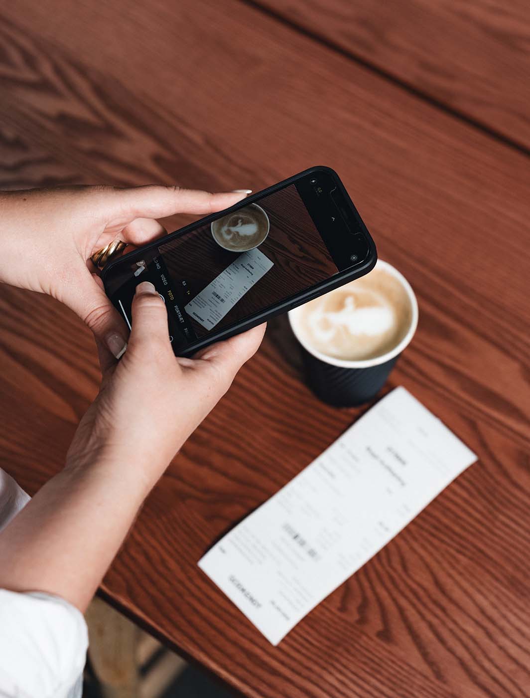 picture of receipt with smartphone