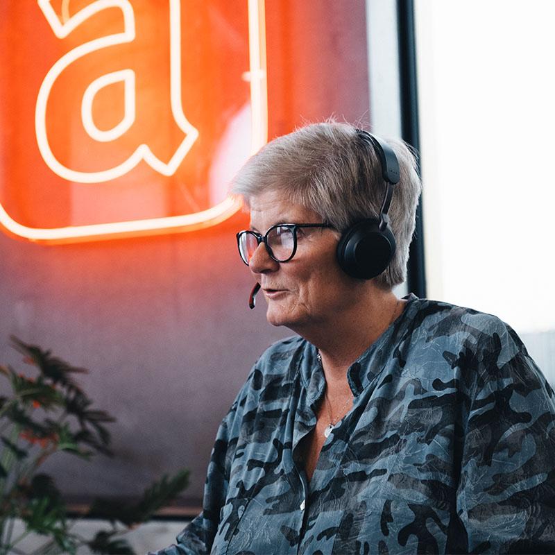 support talking with headset